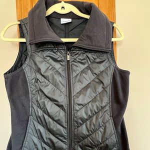 Columbia women’s size M vest